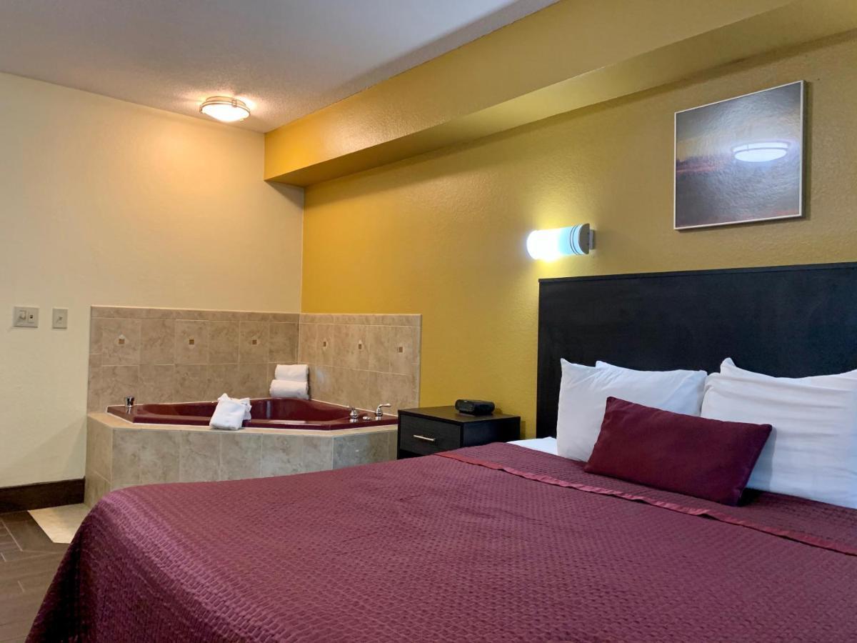 Executive Inn & Suites אפר מרלבורו מראה חיצוני תמונה